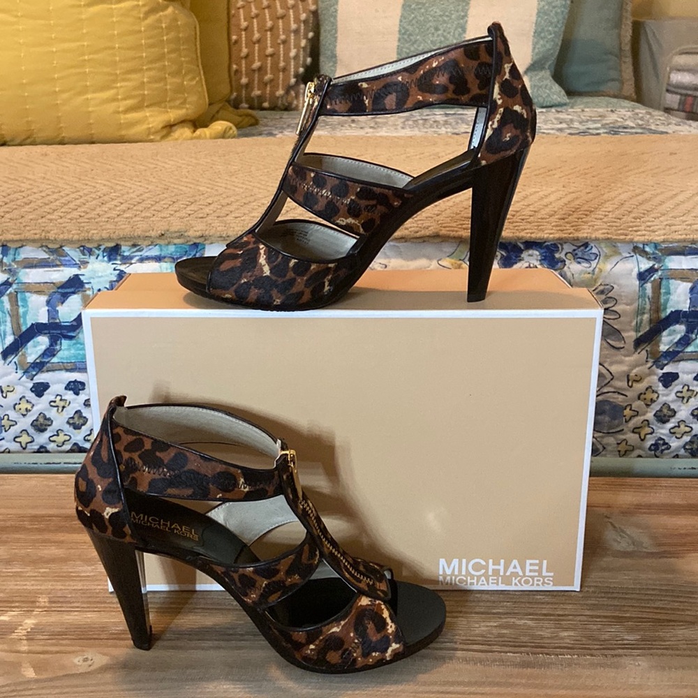 Michael Kors Berkley T Strap Cheetah Size 9M